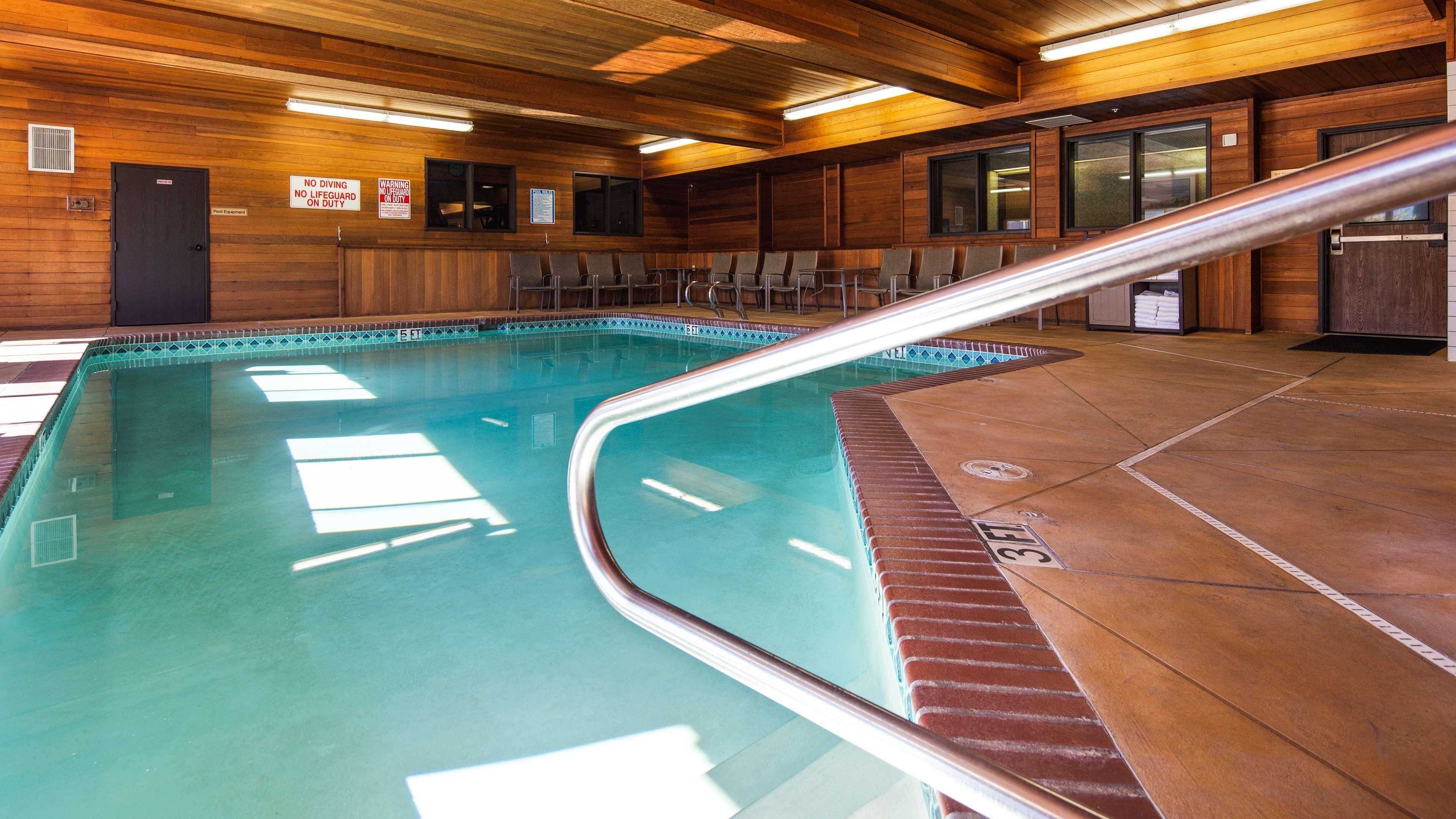 Best Western Cascade Inn & Suites Troutdale Eksteriør billede