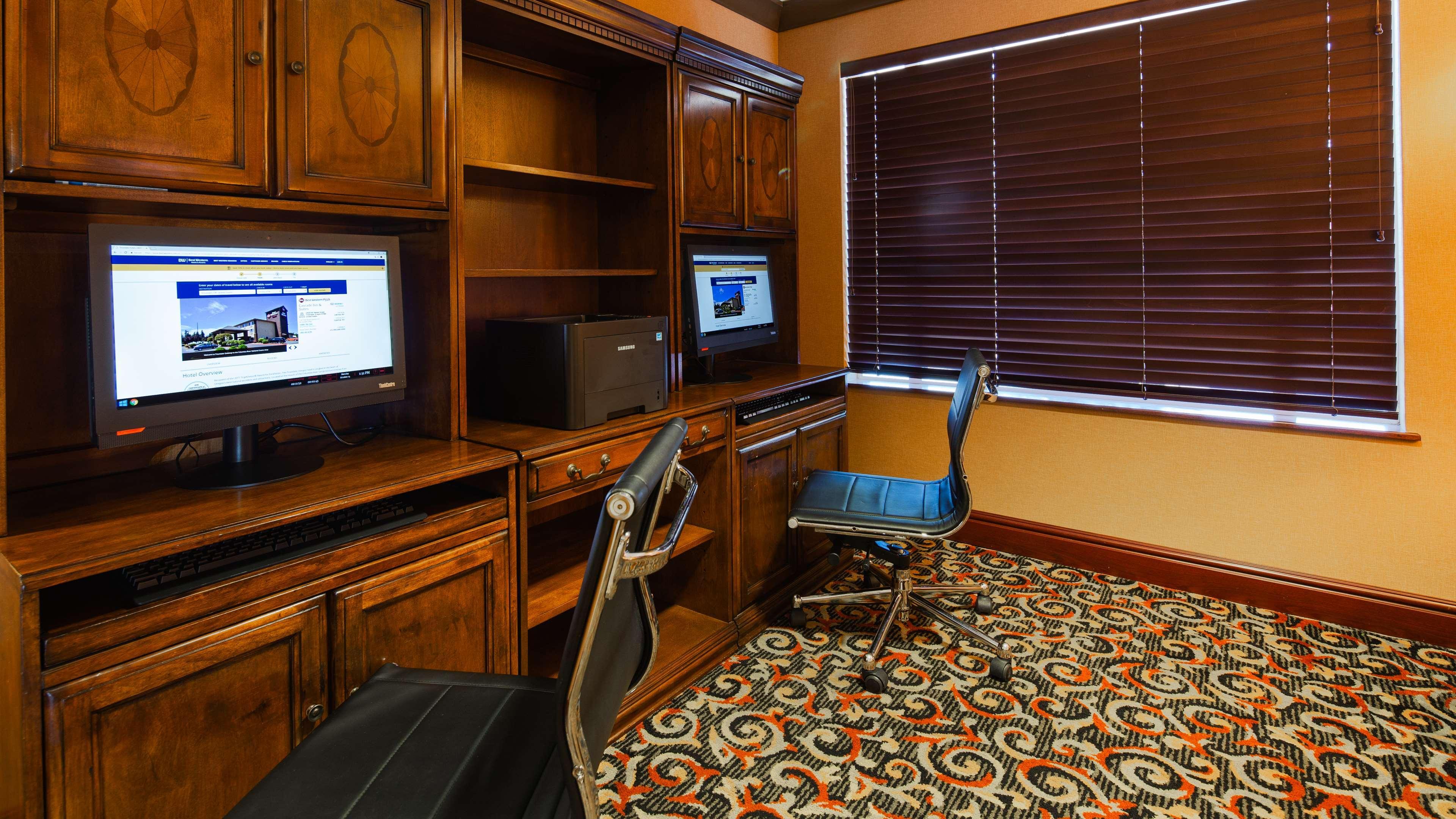 Best Western Cascade Inn & Suites Troutdale Eksteriør billede