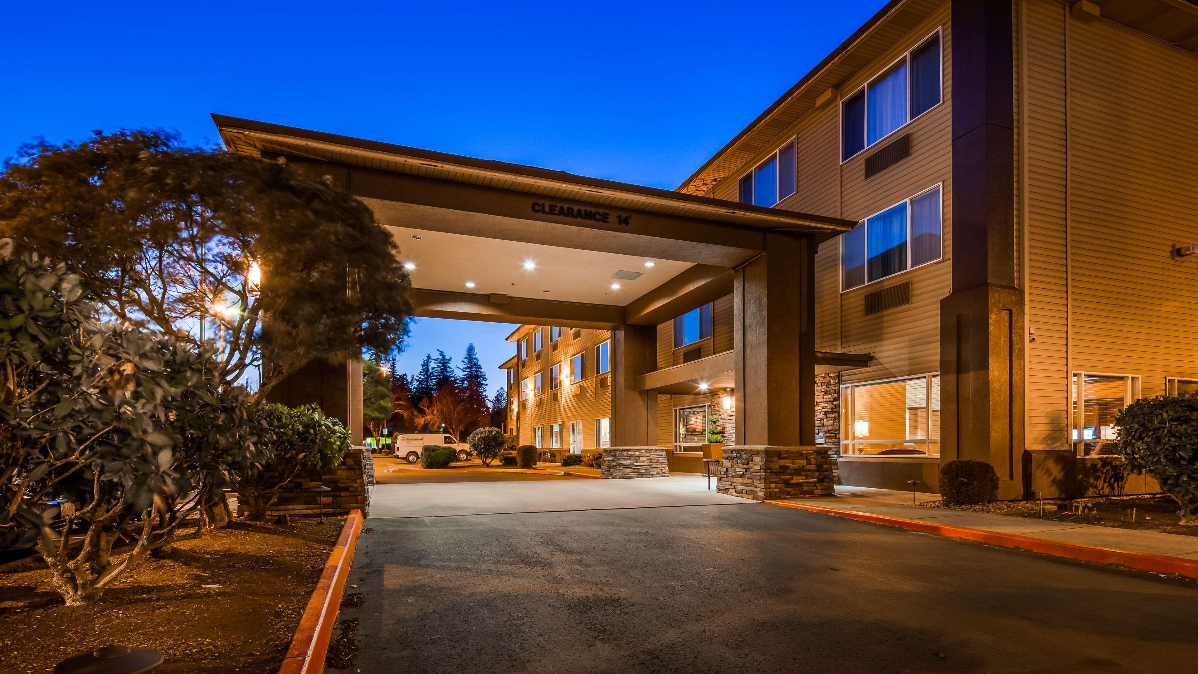Best Western Cascade Inn & Suites Troutdale Eksteriør billede