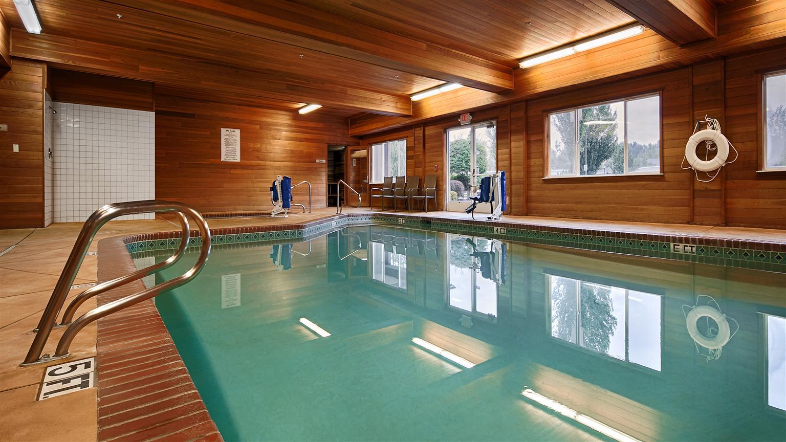 Best Western Cascade Inn & Suites Troutdale Eksteriør billede