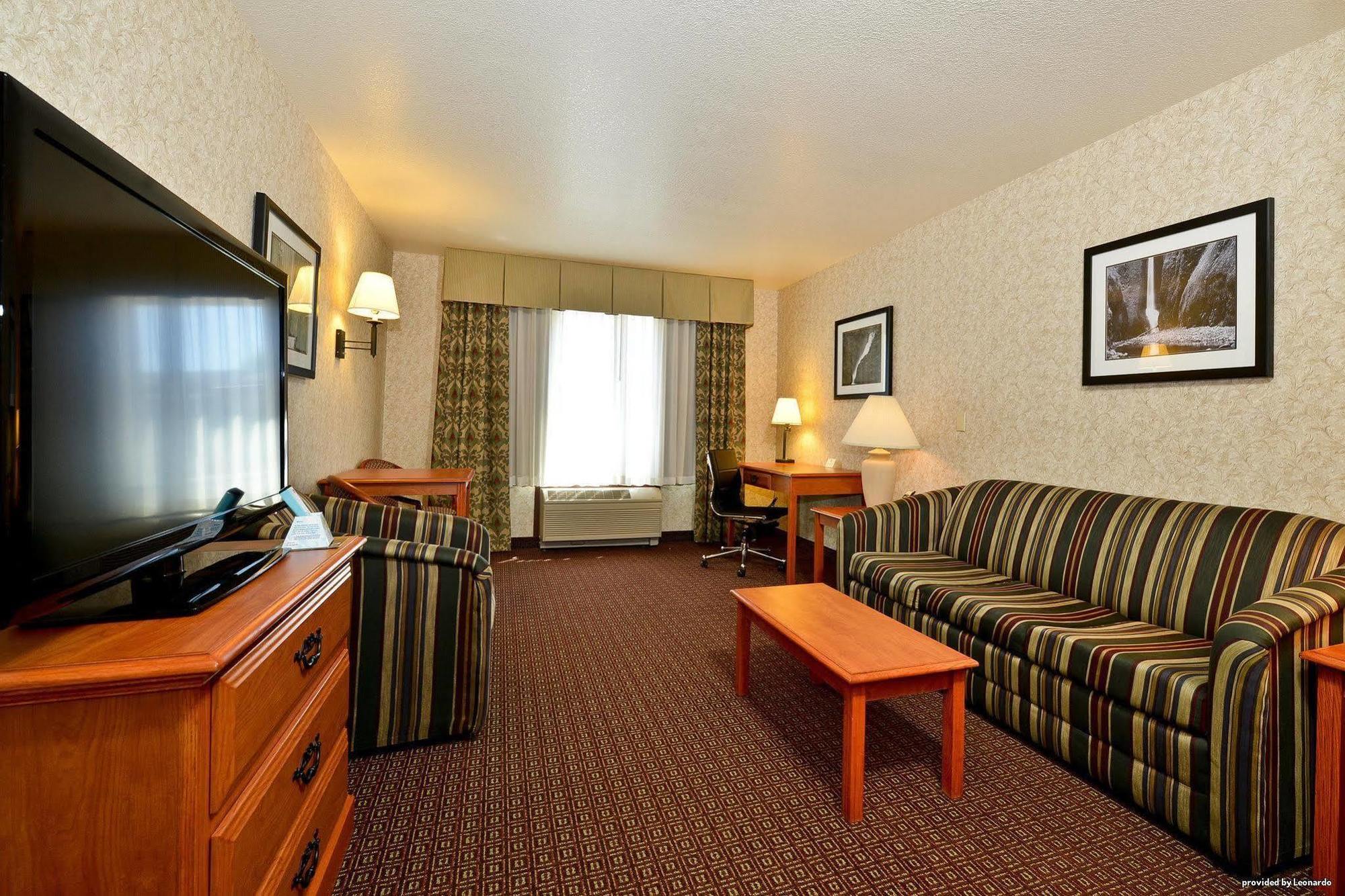 Best Western Cascade Inn & Suites Troutdale Eksteriør billede