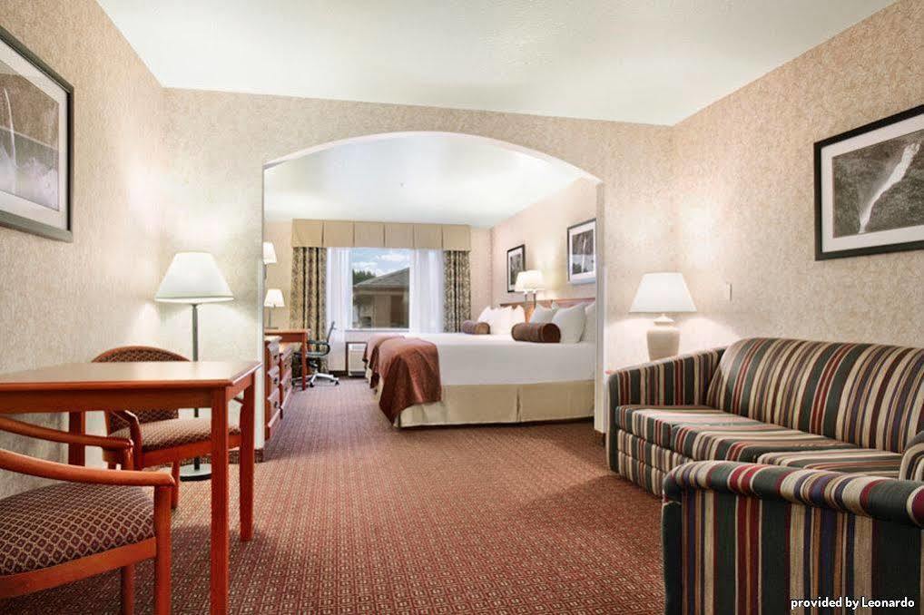 Best Western Cascade Inn & Suites Troutdale Værelse billede